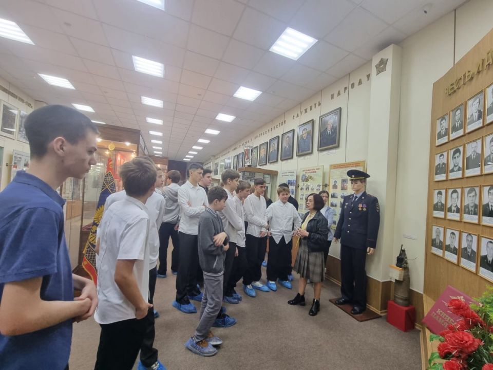 Новочеркасские школьники профильного «полицейского класса» посетили Музей истории органов правопорядка