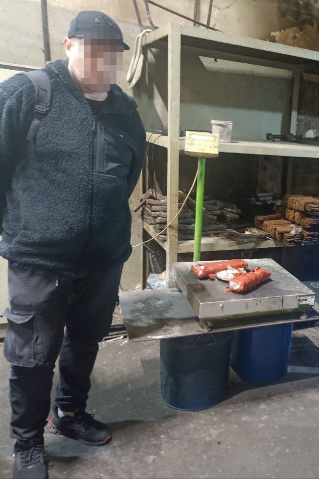 В дежурную часть Ростовского линейного управления МВД России на транспорте поступило заявление от представителя электроремонтного завода о хищении имущества