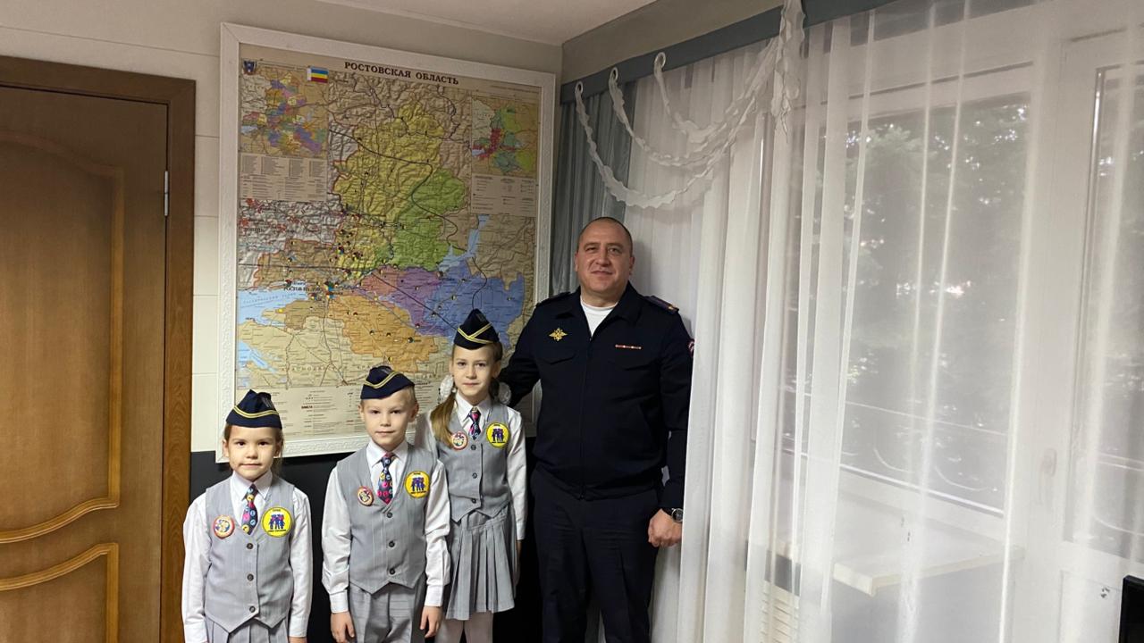 Команда ЮПИД побывали в гостях у полицейских Донецка Ростовской области Команда ЮПИД побывали в гостях у полицейских Донецка Ростовской области
