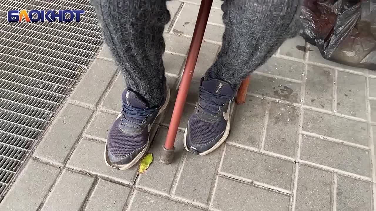 Один мечтает о бане, другой о паспорте: история опустившихся на дно работяг из Волгодонска