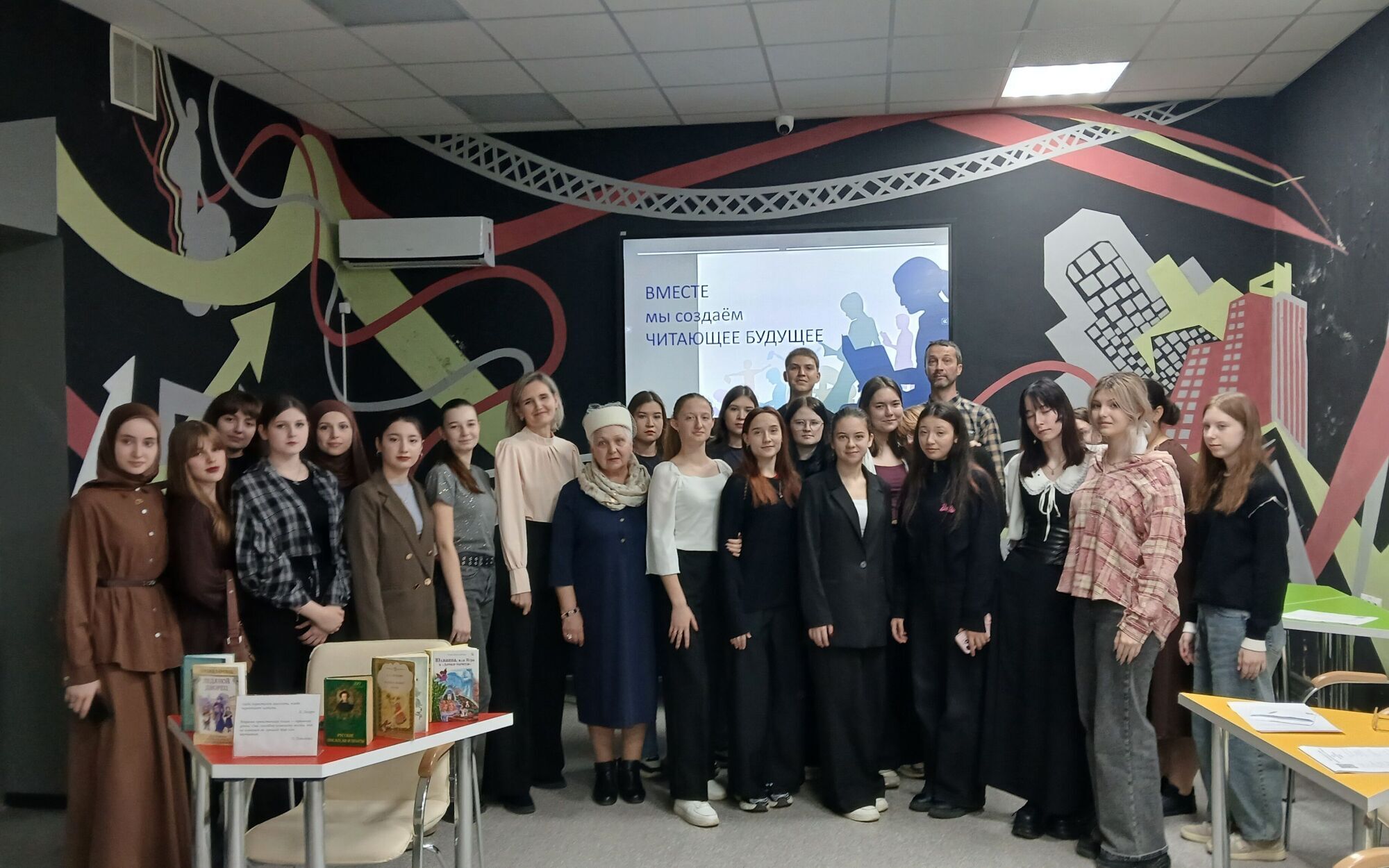 В Волгодонске продолжается реализация проекта «Книжный сёрфинг», объединяя любителей чтения и литературы В Волгодонске продолжается реализация проекта «Книжный сёрфинг», объединяя любителей чтения и литературы