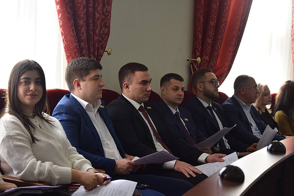 Городская Дума города Шахты стала площадкой для общественного обсуждения, посвященного практической реализации областного закона «О наставничестве», принятого на заседании донского парламента в октябре Городская Дума города Шахты стала площадкой для общественного обсуждения, посвященного практической реализации областного закона «О наставничестве», принятого на заседании донского парламента в октябре