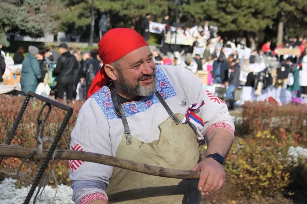 Юрий Слюсарь: На Дону во все времена ценились золотые руки мастеров, чье искусство хранит душу нашей земли