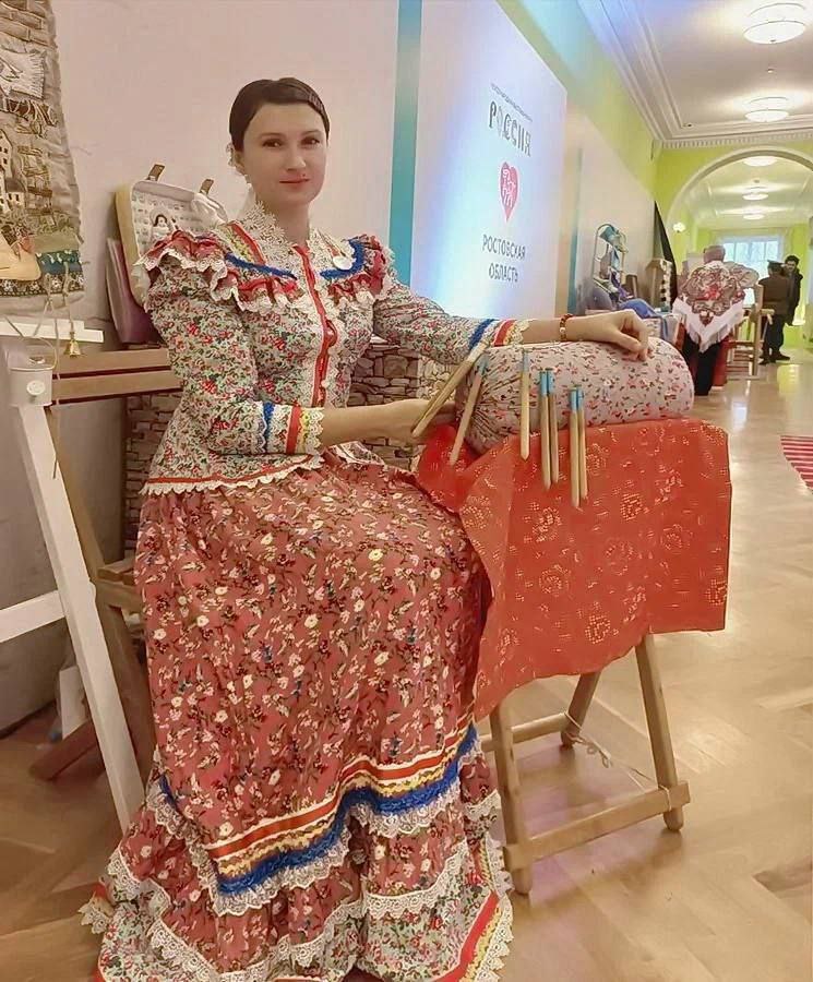 Юрий Слюсарь: На Дону во все времена ценились золотые руки мастеров, чье искусство хранит душу нашей земли Юрий Слюсарь: На Дону во все времена ценились золотые руки мастеров, чье искусство хранит душу нашей земли