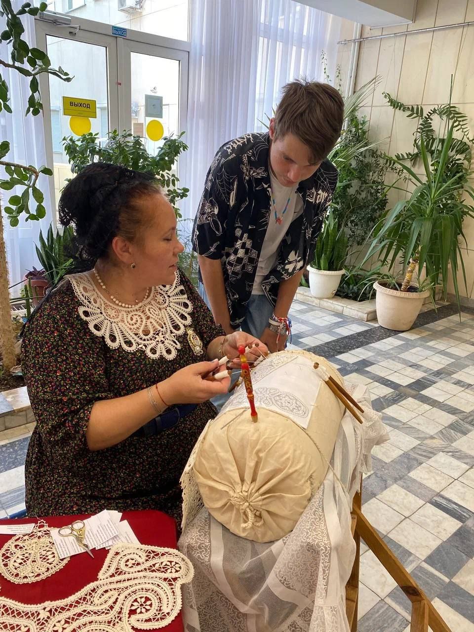 Юрий Слюсарь: На Дону во все времена ценились золотые руки мастеров, чье искусство хранит душу нашей земли Юрий Слюсарь: На Дону во все времена ценились золотые руки мастеров, чье искусство хранит душу нашей земли