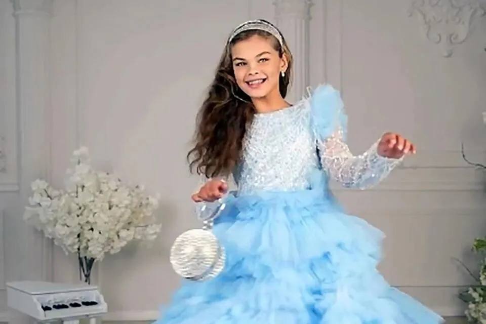 Просили милостыню и ночевали где придется, но случайная встреча все изменила: как туристка помогла 9-летней девочке стать моделью Просили милостыню и ночевали где придется, но случайная встреча все изменила: как туристка помогла 9-летней девочке стать моделью