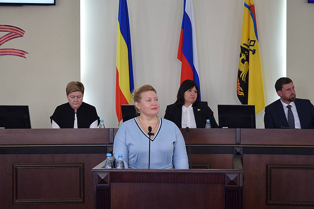 Городская Дума города Шахты стала площадкой для общественного обсуждения, посвященного практической реализации областного закона «О наставничестве», принятого на заседании донского парламента в октябре Городская Дума города Шахты стала площадкой для общественного обсуждения, посвященного практической реализации областного закона «О наставничестве», принятого на заседании донского парламента в октябре