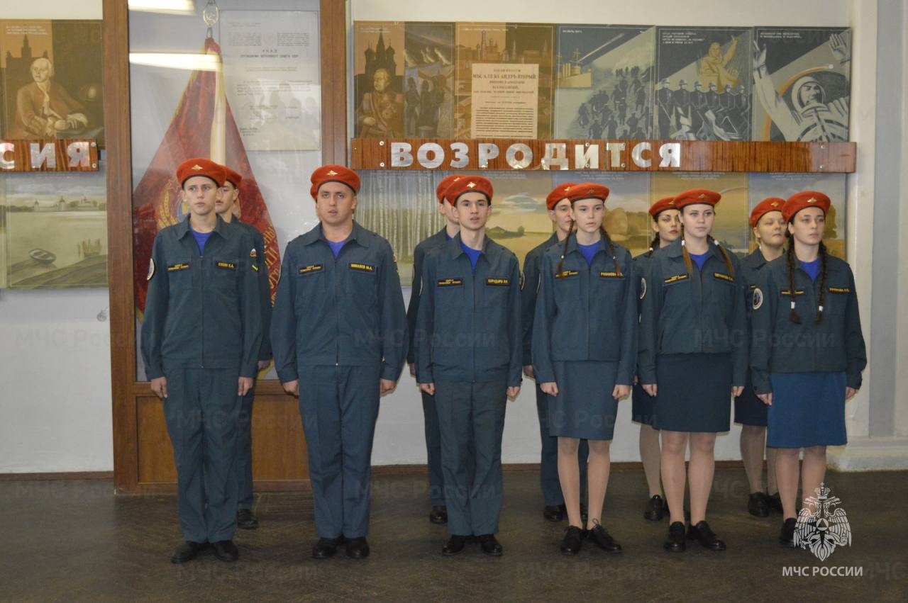 Первые погоны и удостоверения добровольцев Первые погоны и удостоверения добровольцев