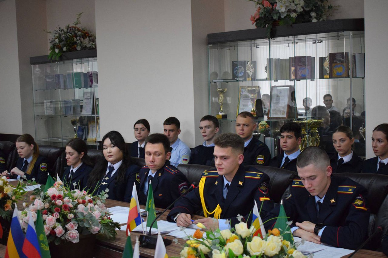 В Ростовском институте обсудили актуальные проблемы борьбы с преступностью В Ростовском институте обсудили актуальные проблемы борьбы с преступностью