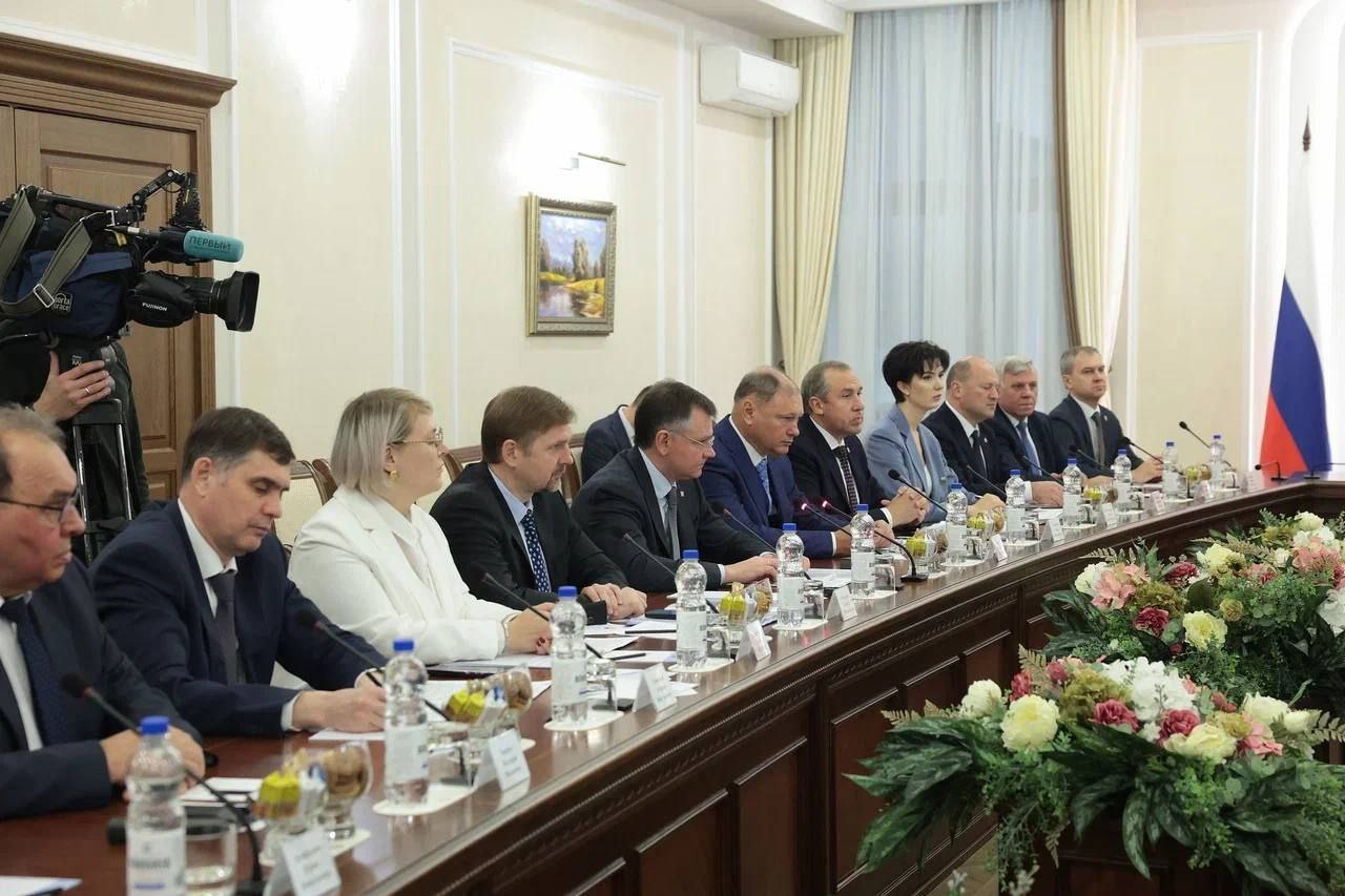 Юрий Слюсарь: Встречи с коллегами из братской Беларуси всегда знаковые и по-настоящему продуктивные Юрий Слюсарь: Встречи с коллегами из братской Беларуси всегда знаковые и по-настоящему продуктивные