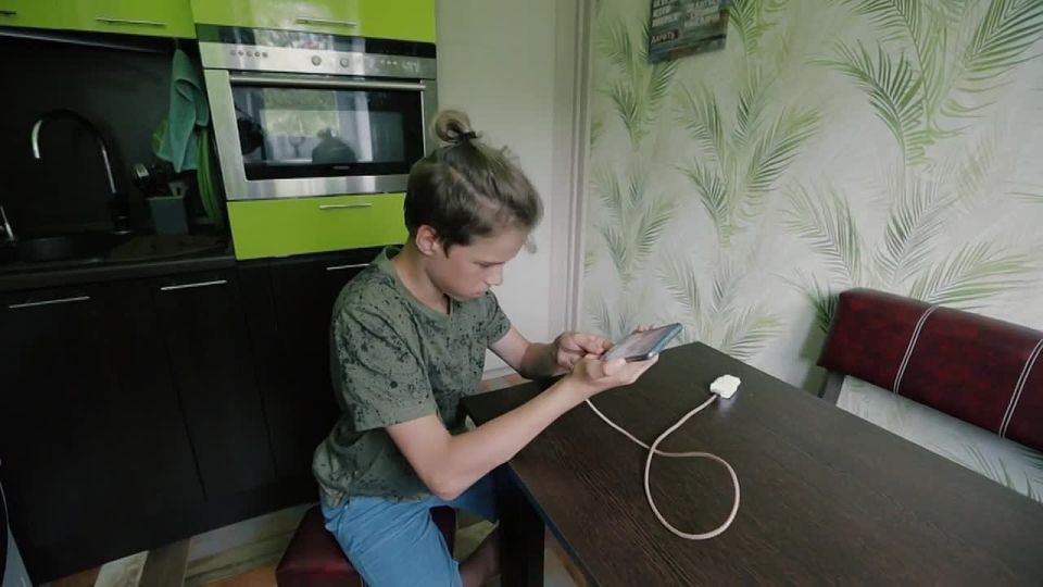 Уважаемые родители!. Регулярно рассказывайте ребенку о правилах безопасности дома и на улице