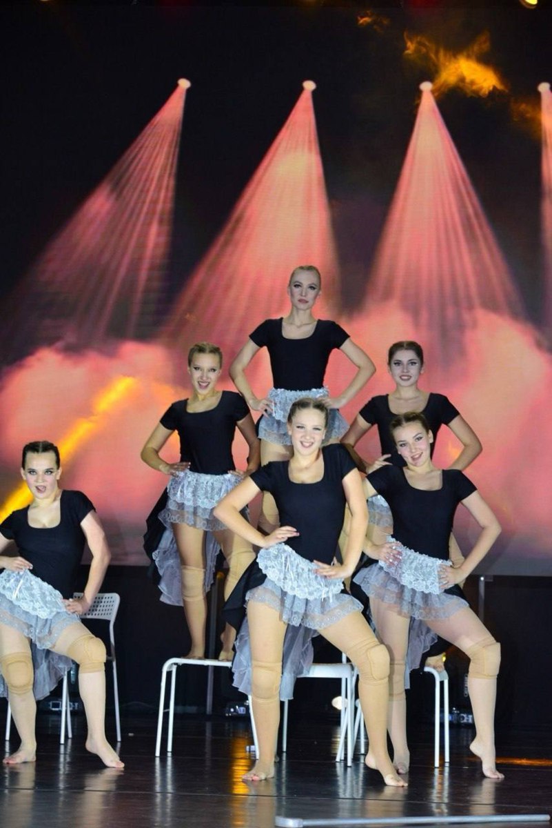 «Авадесу» — 30 лет!. 15 ноября в ГКДЦ прошёл яркий юбилейный концерт ансамбля эстрадного танца «Авадес» «Авадесу» — 30 лет!. 15 ноября в ГКДЦ прошёл яркий юбилейный концерт ансамбля эстрадного танца «Авадес»