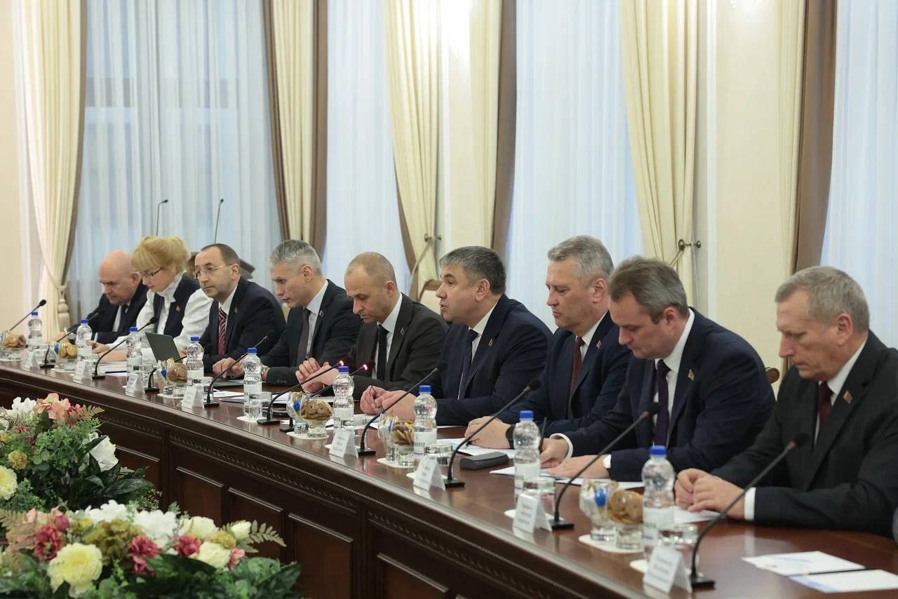 Юрий Слюсарь: Встречи с коллегами из братской Беларуси всегда знаковые и по-настоящему продуктивные Юрий Слюсарь: Встречи с коллегами из братской Беларуси всегда знаковые и по-настоящему продуктивные