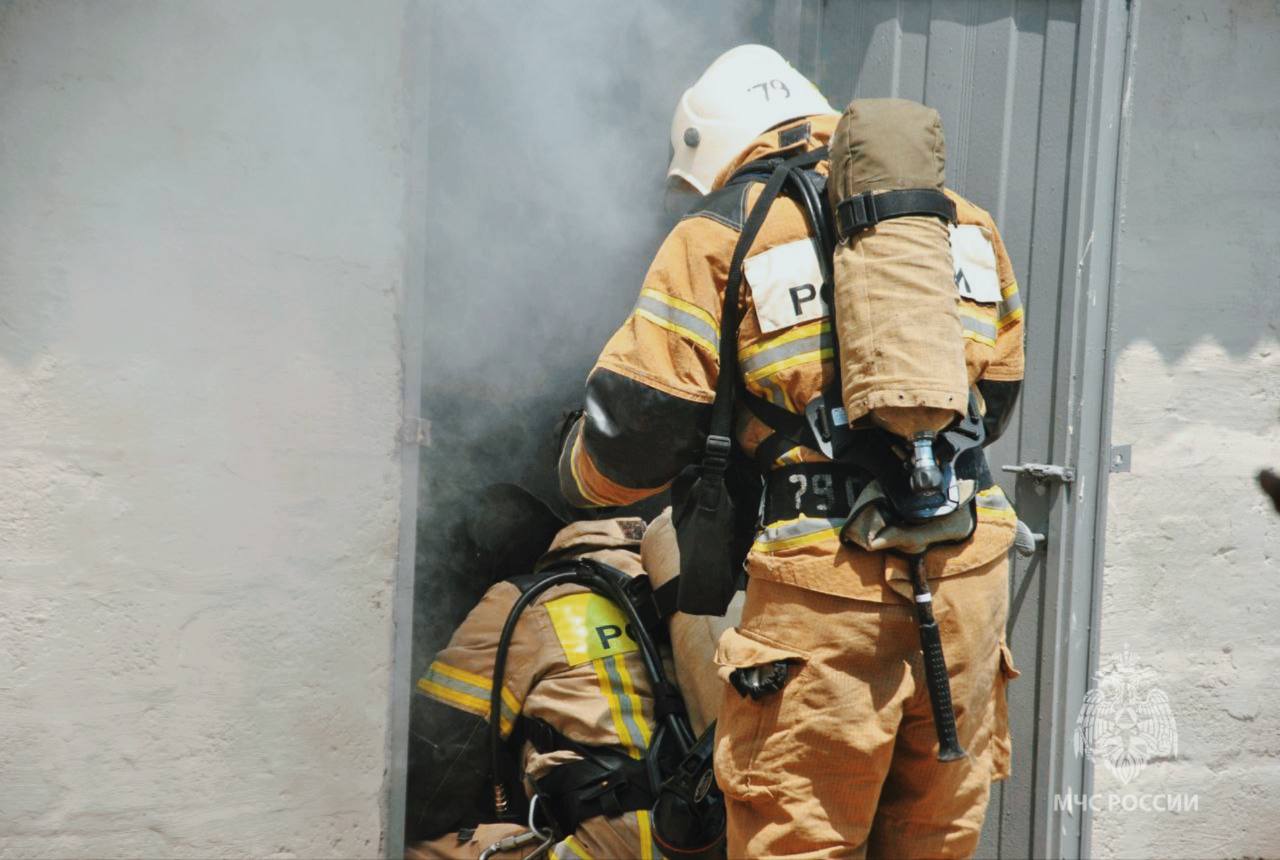 #ЧтоВчераПроизошло?. За сутки 16 ноября 2025 года пожарно-спасательные подразделения Главного управления МЧС России по Ростовской области ликвидировали: