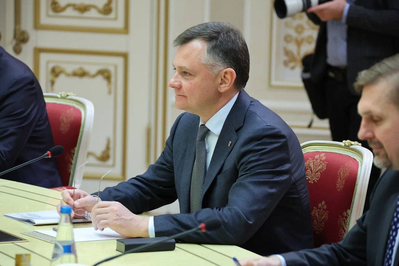 Юрий Слюсарь: Продолжаем рабочий визит. Завершилась встреча с Президентом Республики Беларусь Александром Григорьевичем Лукашенко Юрий Слюсарь: Продолжаем рабочий визит. Завершилась встреча с Президентом Республики Беларусь Александром Григорьевичем Лукашенко