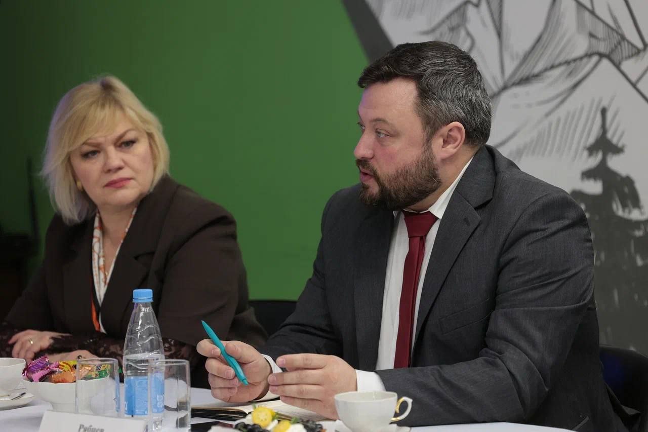 Юрий Слюсарь: Состоялась встреча с нашими соотечественниками, которые живут в Беларуси Юрий Слюсарь: Состоялась встреча с нашими соотечественниками, которые живут в Беларуси