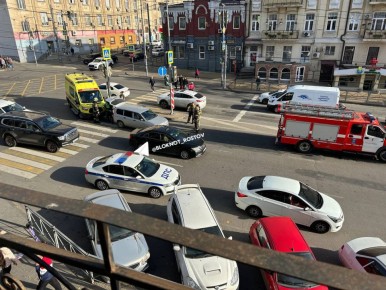 Пешехода сбили на переходе возле часового завода