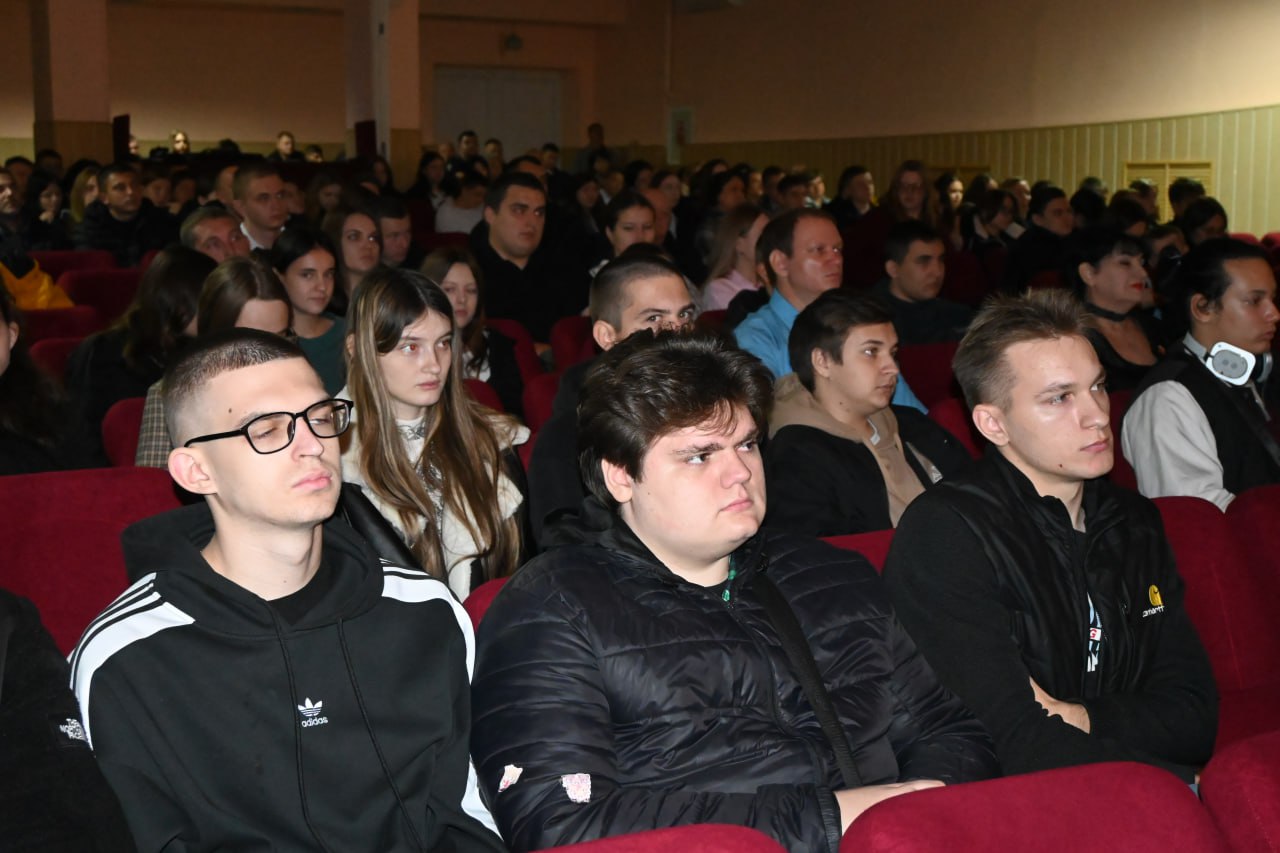 Мы будем помнить подвиг совершенный Мы будем помнить подвиг совершенный