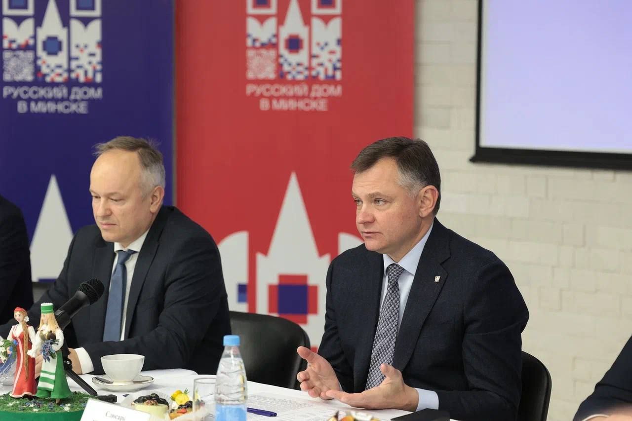 Юрий Слюсарь: Состоялась встреча с нашими соотечественниками, которые живут в Беларуси Юрий Слюсарь: Состоялась встреча с нашими соотечественниками, которые живут в Беларуси