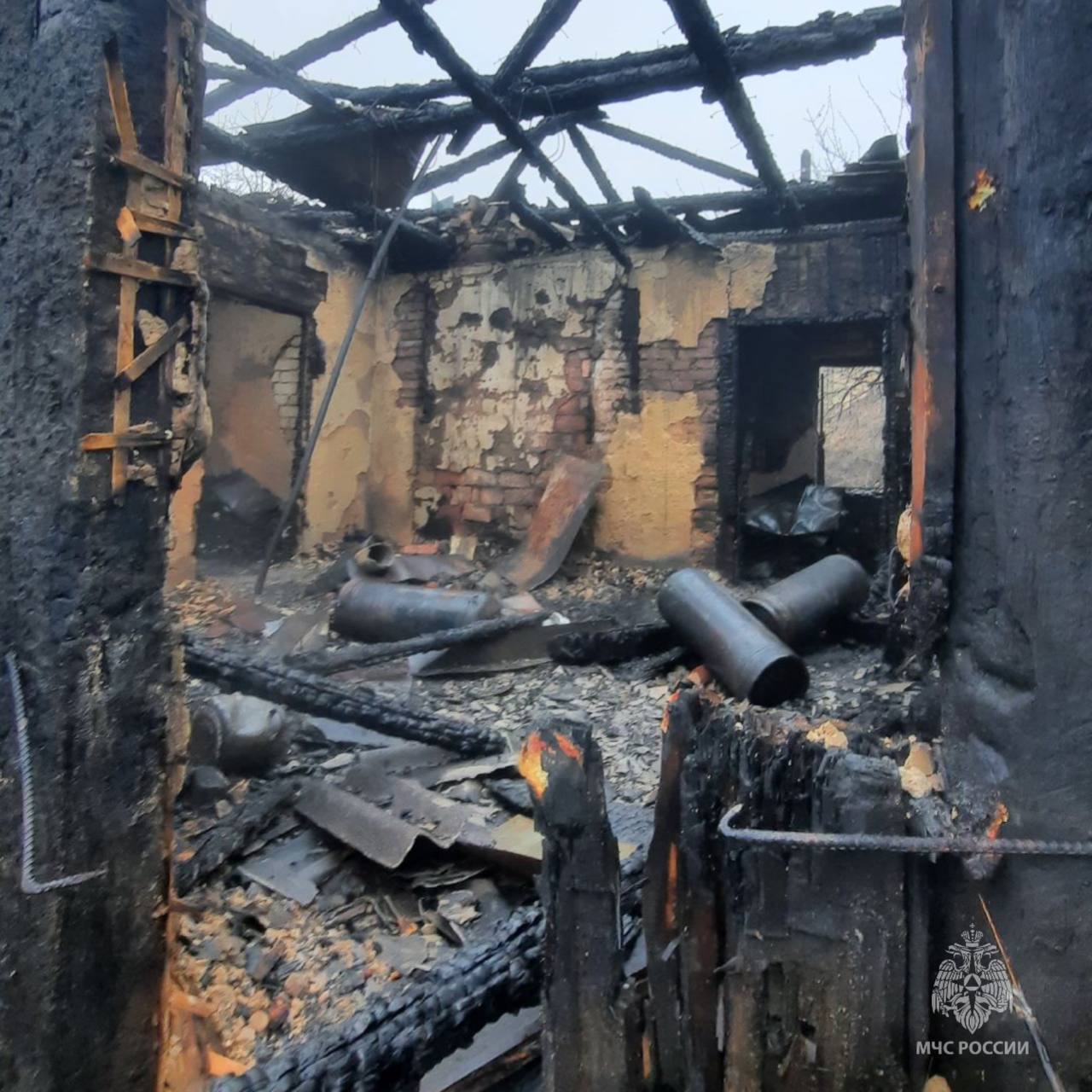 На пожаре в Белокалитвинском районе погиб 68-летний пенсионер