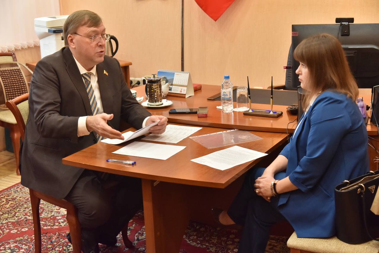 Провел личный прием граждан