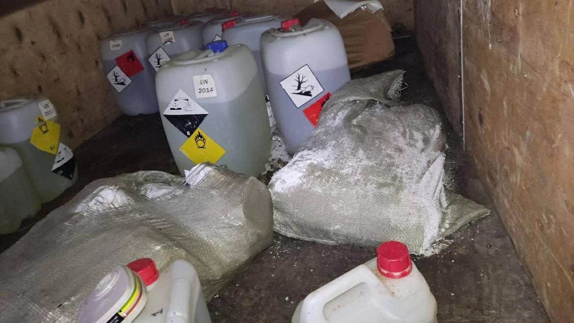 Нарколабораторию по синтезу мефедрона обнаружили в крусносулинском хуторе Пушкин, сообщили в МВД по Ростовской области Нарколабораторию по синтезу мефедрона обнаружили в крусносулинском хуторе Пушкин, сообщили в МВД по Ростовской области