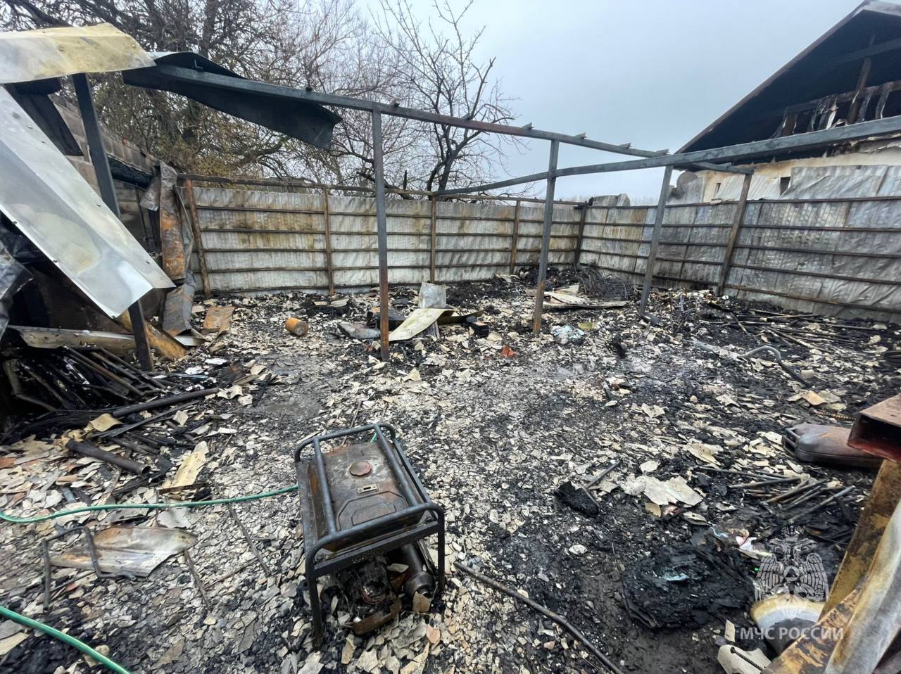 Пункт выдачи заказов сгорел в Матвеево-Курганском районе Пункт выдачи заказов сгорел в Матвеево-Курганском районе