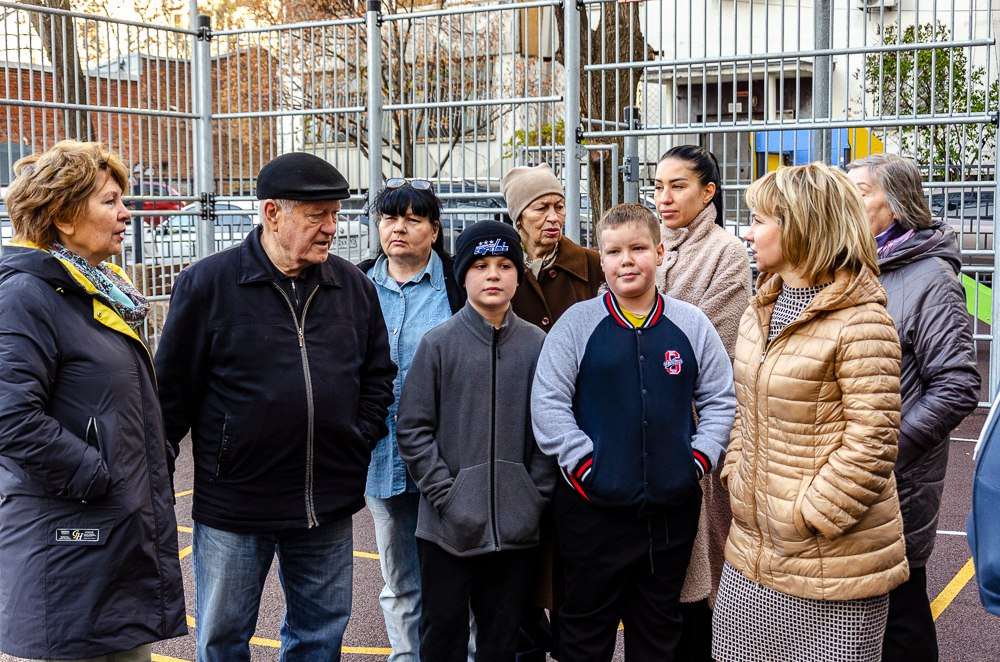 В городе продолжается обустройство детских и спортивных площадок В городе продолжается обустройство детских и спортивных площадок