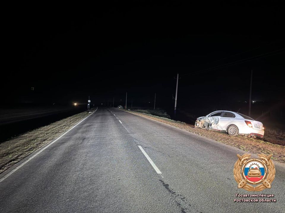 Сотрудники полиции устанавливают обстоятельства ДТП в Песчанокопском районе