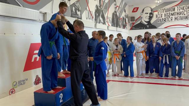 В Миллерово состоялся турнир по дзюдо среди юношей и девушек в честь памяти сотрудников ОВД В Миллерово состоялся турнир по дзюдо среди юношей и девушек в честь памяти сотрудников ОВД