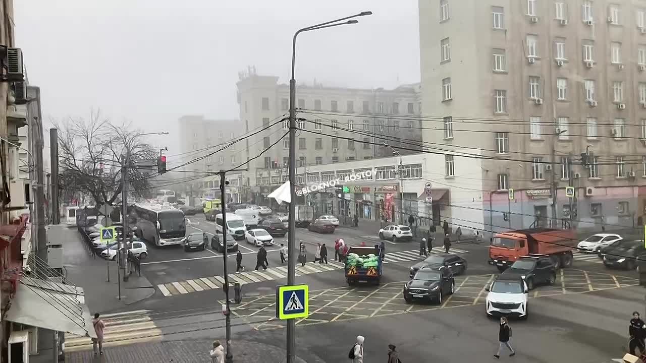 В Ростове город накрыл густой туман