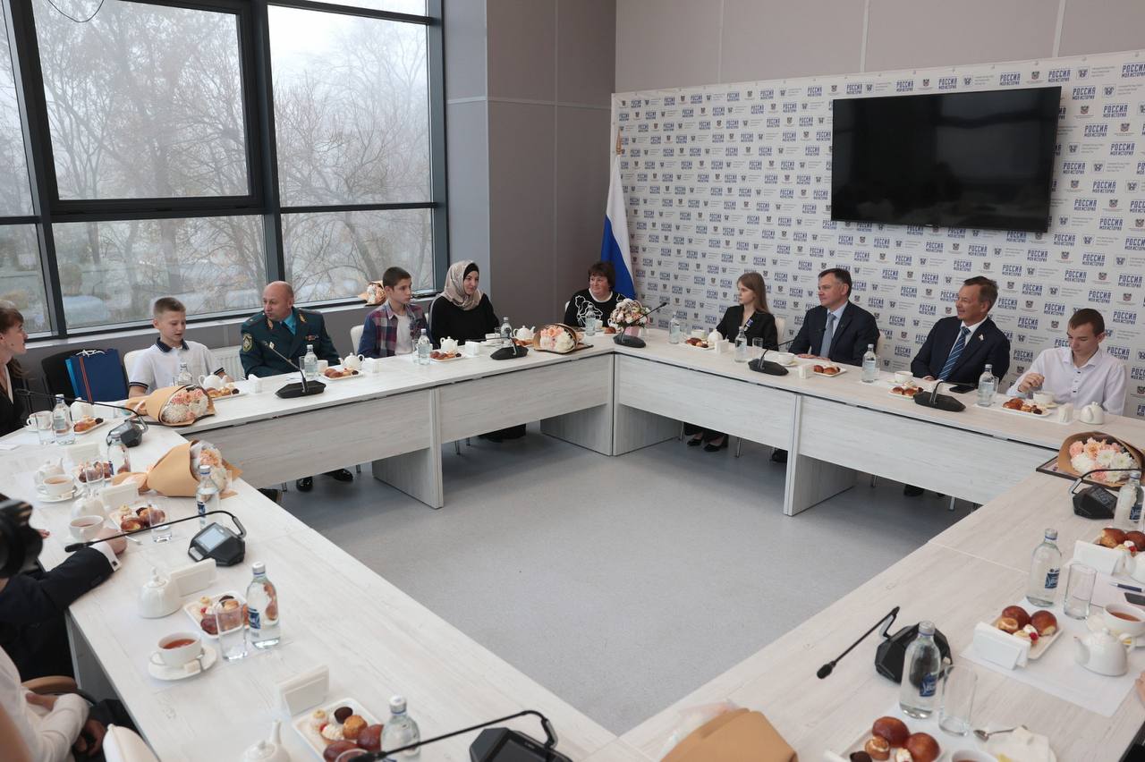 В Ростове-на-Дону наградили детей-героев В Ростове-на-Дону наградили детей-героев