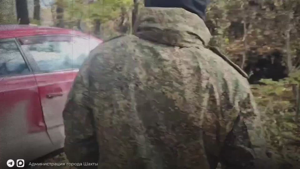 Бойцы защищают нас. В конце октября, после сбора гуманитарной помощи, начальник управления по работе с населением, руководитель проекта «Единство» Александр Шевченко и руководитель волонтерской группы «Своих не бросаем»...