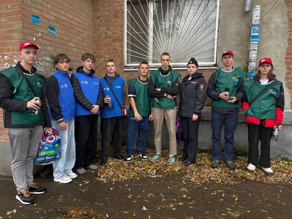 «Чистое поколение - 2025»: в Таганроге полицейские провели рейд по уничтожению надписей с рекламой наркотических веществ