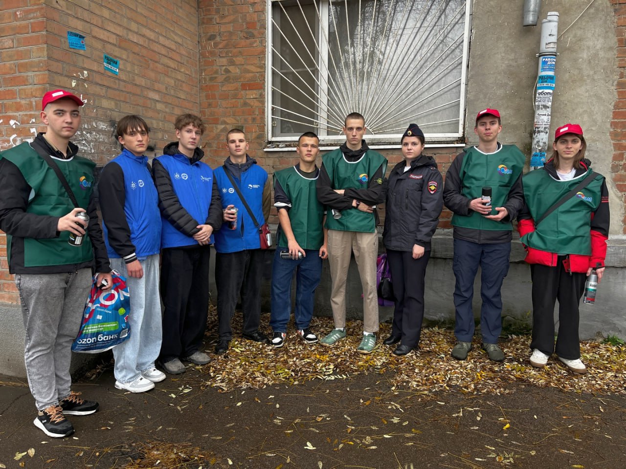 «Чистое поколение - 2025»: в Таганроге полицейские провели рейд по уничтожению надписей с рекламой наркотических веществ