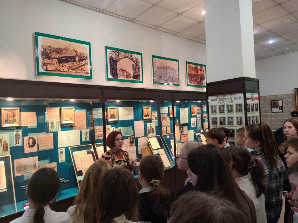 Школьники полицейского класса посетили Музей донского главка