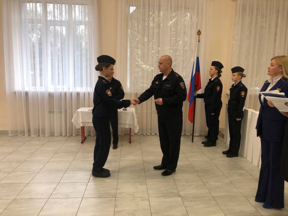 В Батайске сотрудники полиции провели посвящение в кадеты учащихся «полицейских классов»