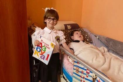 Слепой паллиативный мальчик из «королевской двойни» борется за каждый вдох