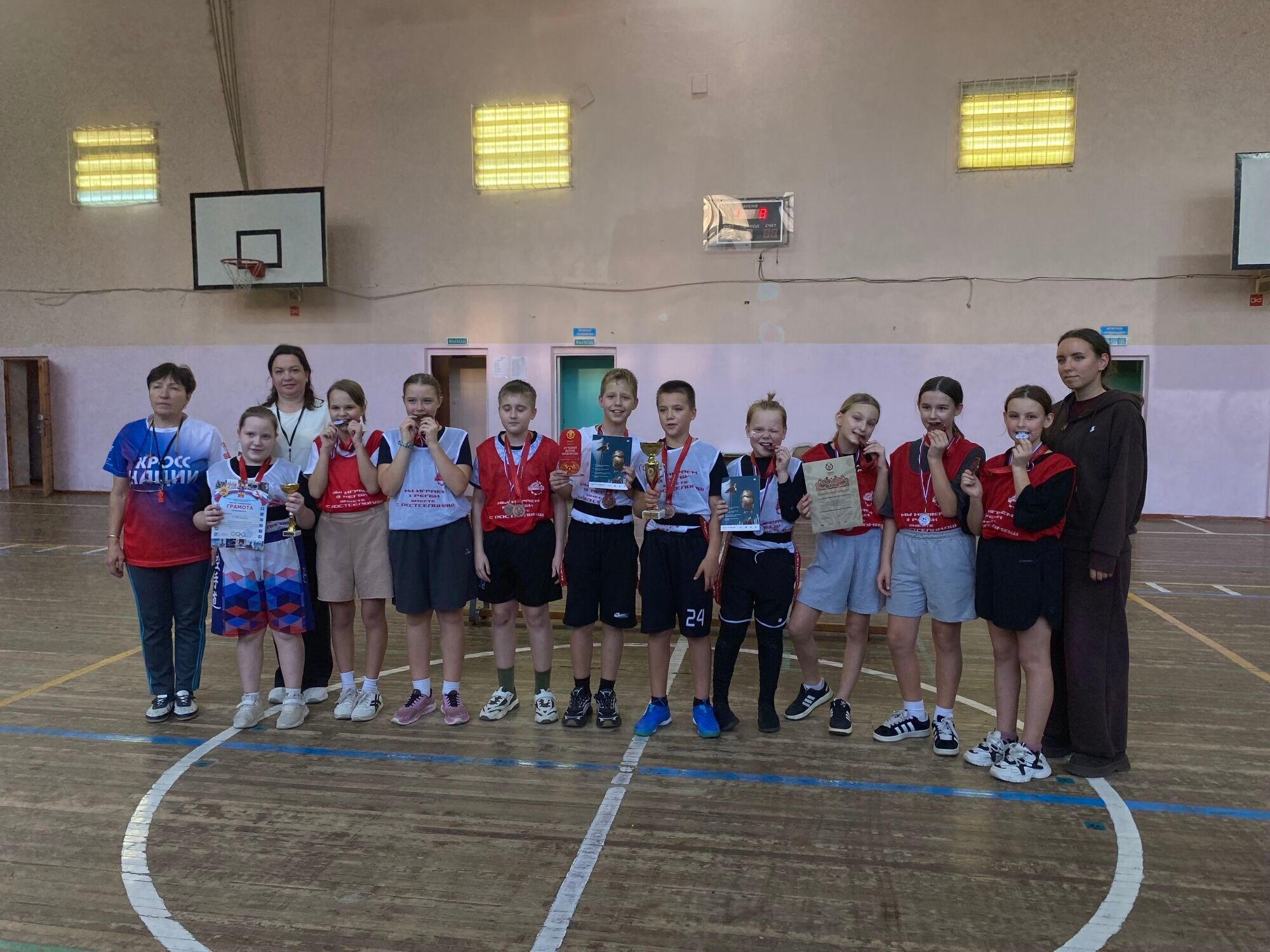 С 19 по 21 ноября в спортзале средней школы №21 в Волгодонске проходили соревнования по тэг-регби в зачет традиционной Спартакиады учащихся общеобразовательных учреждений города «Президентские спортивные игры в 2025-2026... С 19 по 21 ноября в спортзале средней школы №21 в Волгодонске проходили соревнования по тэг-регби в зачет традиционной Спартакиады учащихся общеобразовательных учреждений города «Президентские спортивные игры в 2025-2026...