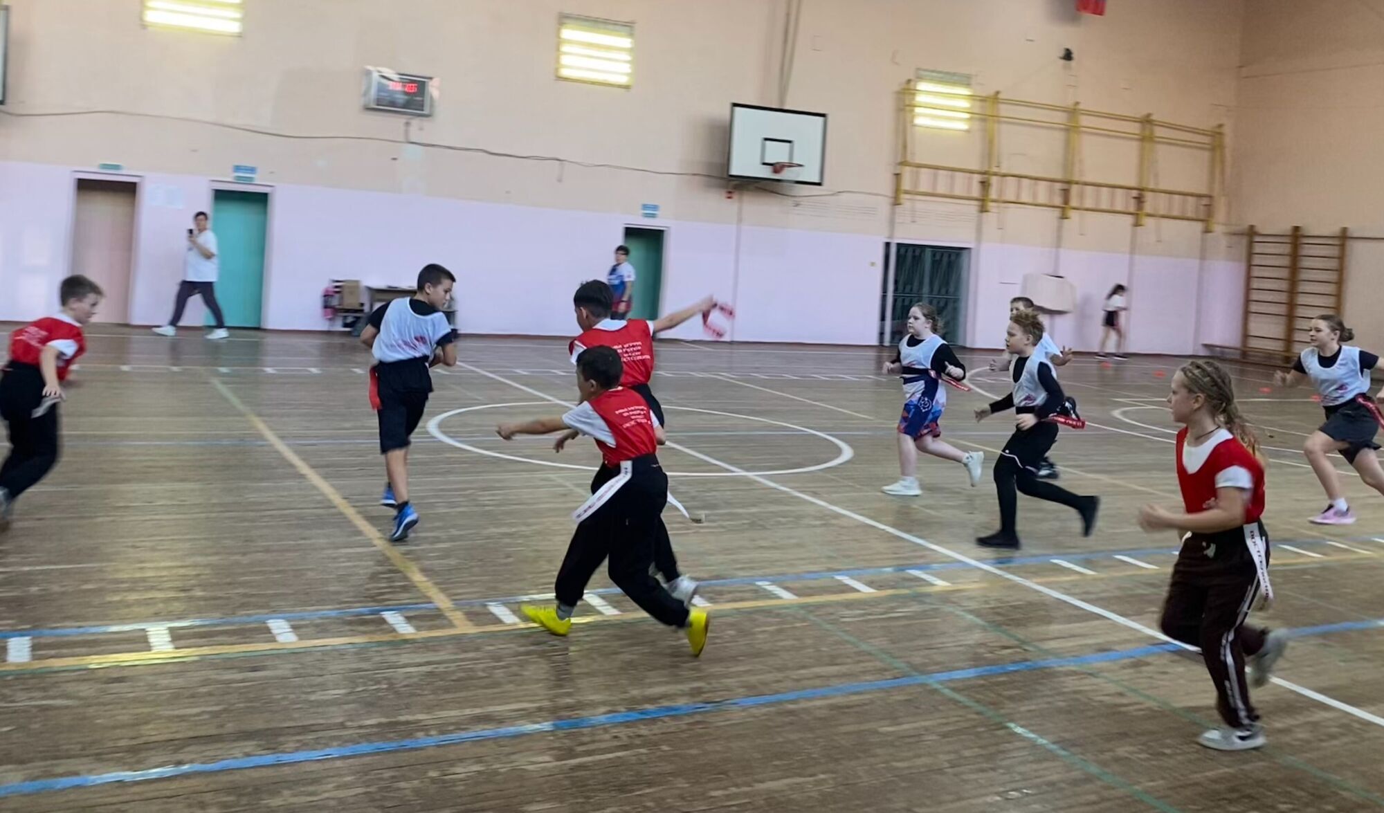 С 19 по 21 ноября в спортзале средней школы №21 в Волгодонске проходили соревнования по тэг-регби в зачет традиционной Спартакиады учащихся общеобразовательных учреждений города «Президентские спортивные игры в 2025-2026... С 19 по 21 ноября в спортзале средней школы №21 в Волгодонске проходили соревнования по тэг-регби в зачет традиционной Спартакиады учащихся общеобразовательных учреждений города «Президентские спортивные игры в 2025-2026...