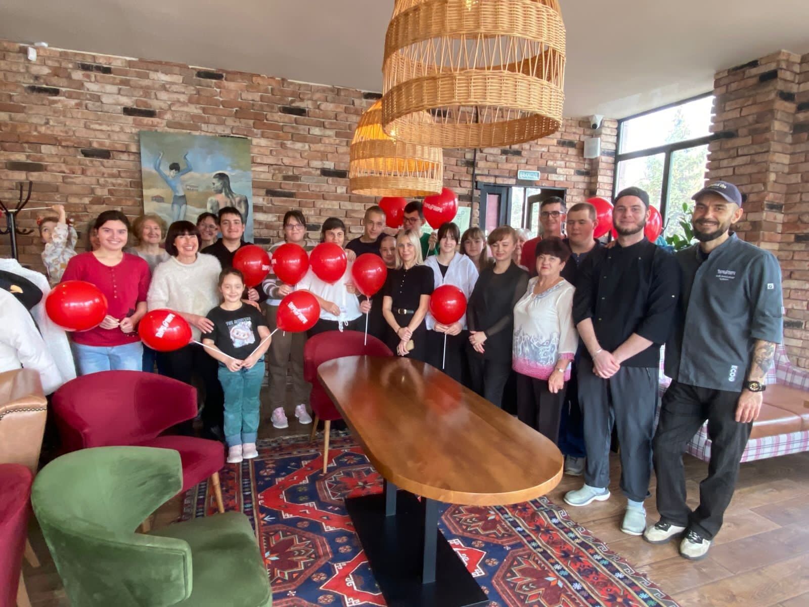 В Волгодонске в семейном бистро «Пури Пури» состоялся особенный кулинарный мастер-класс для детей с ограниченными возможностями здоровья В Волгодонске в семейном бистро «Пури Пури» состоялся особенный кулинарный мастер-класс для детей с ограниченными возможностями здоровья