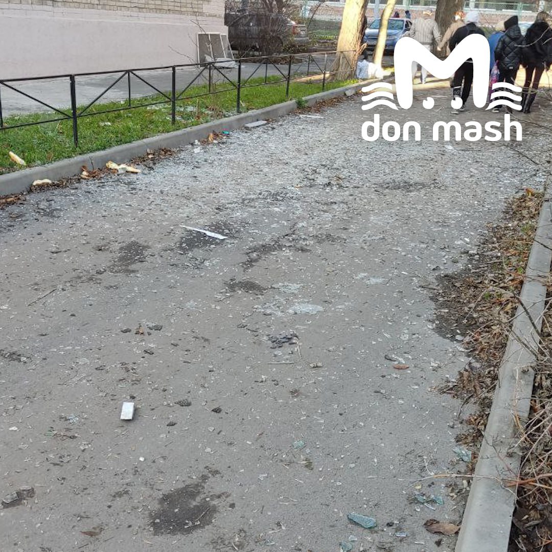 Последствия ночной атаки беспилотников по гражданским объектам в Таганроге: Последствия ночной атаки беспилотников по гражданским объектам в Таганроге: