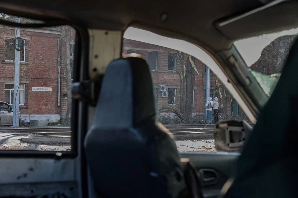 Юрий Слюсарь: Сегодня работаю в Таганроге вместе с оперативными службами и главой города