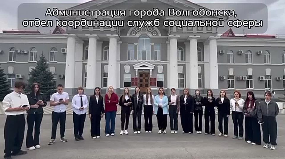 В Волгодонском техникуме информационных технологий, бизнеса и дизайна имени В.В. Самарского состоялась торжественная церемония вручения Благодарственных писем от Департамента потребительского рынка Ростовской области