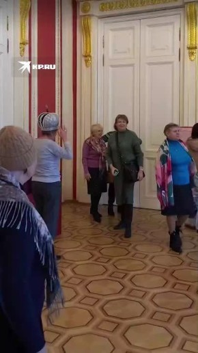 Какая женщина не хочет примерить корону императрицы ?!