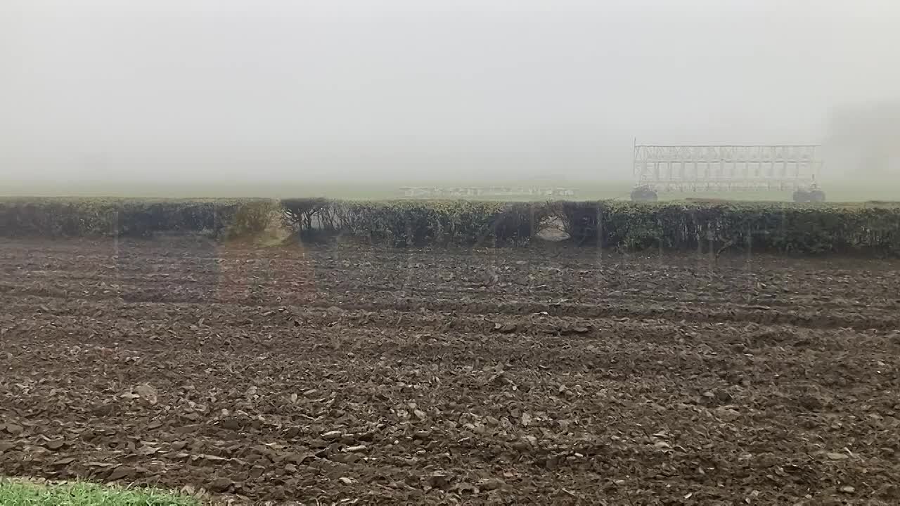 Ростовских конников выгоняют с ипподрома, но выезжать им некуда