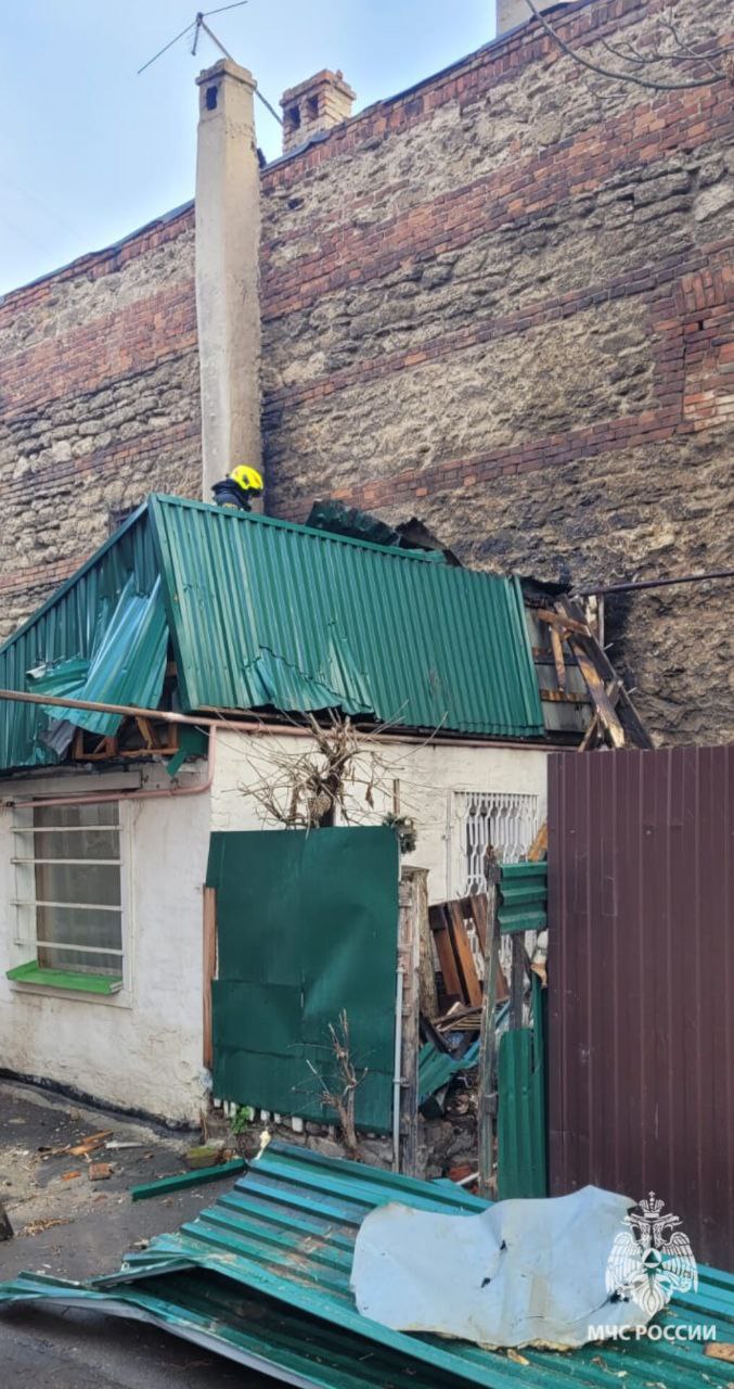 Пожар на Станиславского в центре Ростова едва не лишил хозяйку жилья