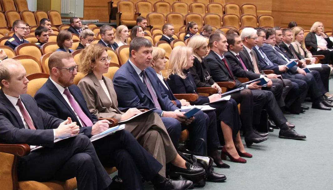 Меры против финансовых угроз обсудили в Ростове-на-Дону Меры против финансовых угроз обсудили в Ростове-на-Дону