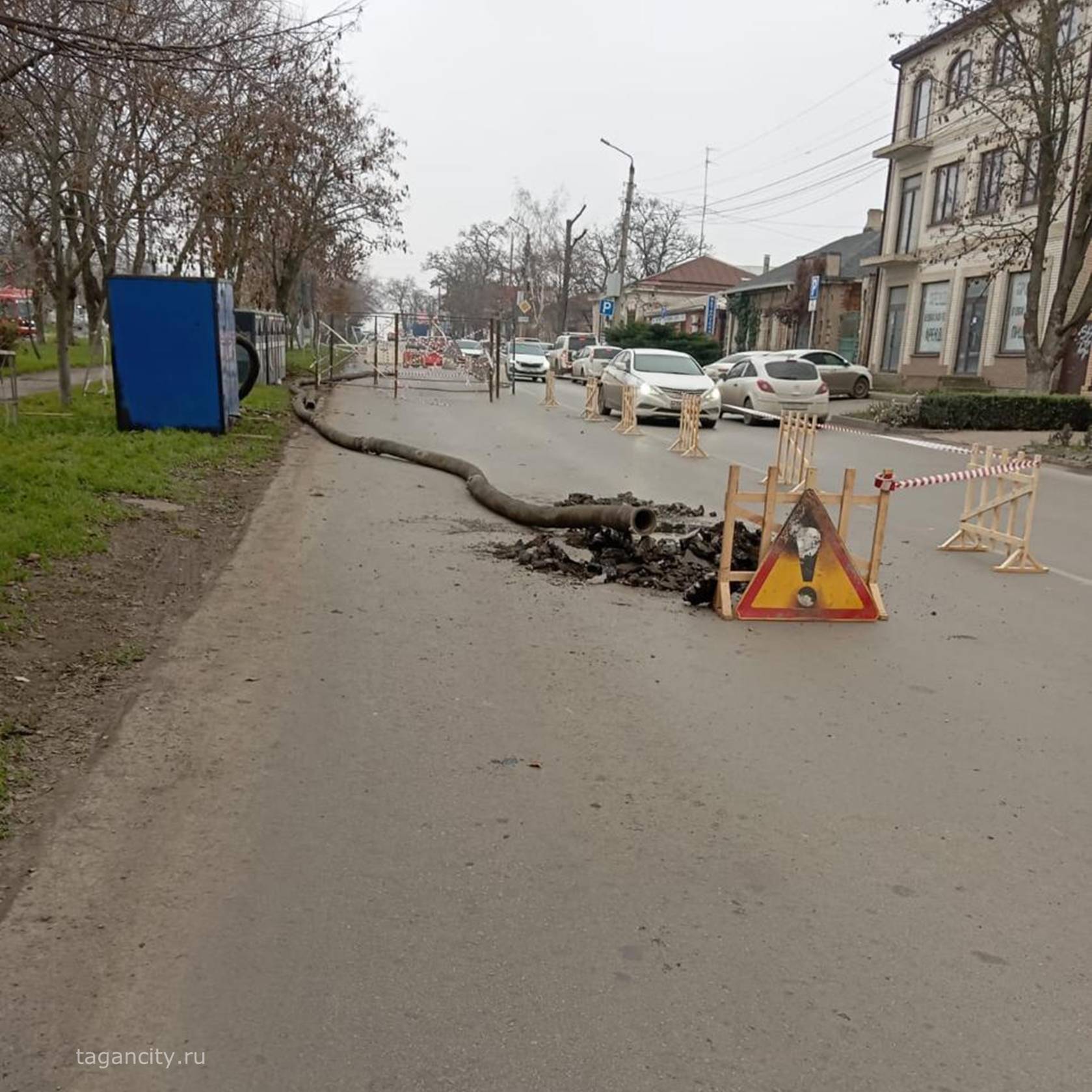 28 ноября на самотечном канализационном коллекторе в переулке Смирновском произошла аварийная ситуация 28 ноября на самотечном канализационном коллекторе в переулке Смирновском произошла аварийная ситуация