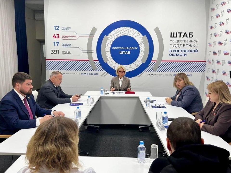 Депутаты донского парламента Магомед Дарсигов и Павел Кузьмин вместе с вице-спикером Государственной Думы Викторией Абрамченко встретились с участниками специальной военной операции